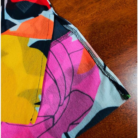 Weston Sleeveless Mesh V-Neck Top with Roses Print, Multicolor, Size XS - Picture 4 of 5